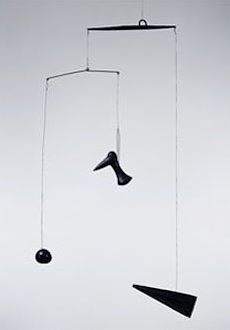 Photo of Alexander Calder Cône d'ébène Mobile 1933