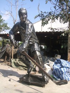 Hockey Player - Sculpture made from recycled metal by Tom Samui